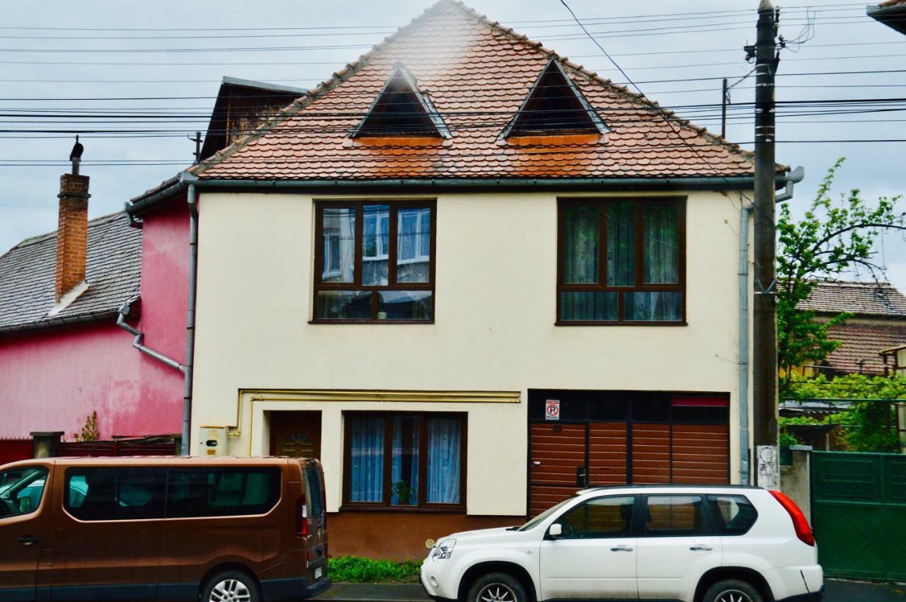 Ana'S Home Sibiu Luaran gambar